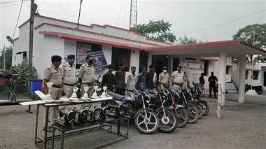 SATNA : मोटर साइकिल चोर गिरोह को मैहर पुलिस ने दबोचा, कई मोटर साइकिलें बरामद